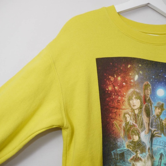 Stranger Things Yellow Sweater Size S - Picture 4 of 11